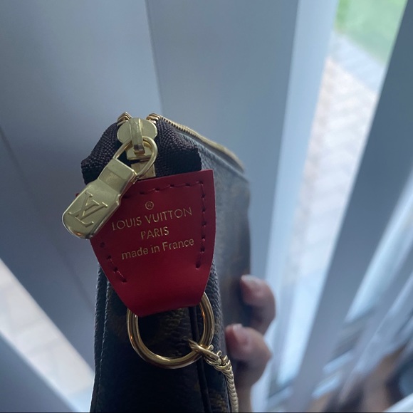 $900 ✨Brand New Limited Authentic Louis Vuitton Small Pochette - Picture 3 of 6